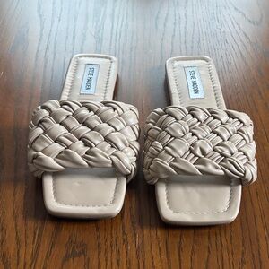 Steve Madden Mora Beige Braided Slide Sandal. Women Size 7
